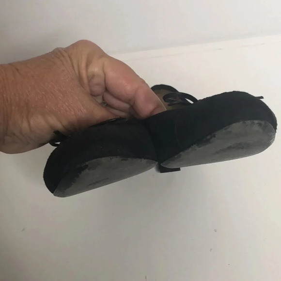 CHANEL Suede Heels - Picture 10 of 11